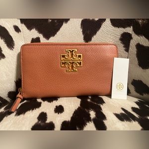 Tory Burch Zipper Wallet